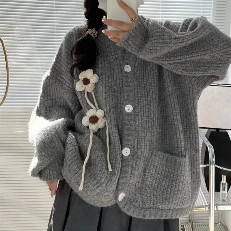 Femei Vrac și Confortabile și la Modă din Oțel Inoxidabil Dungi 2023 stil coreean cu Dungi Tricotate Cardigan . ' - ' . 1